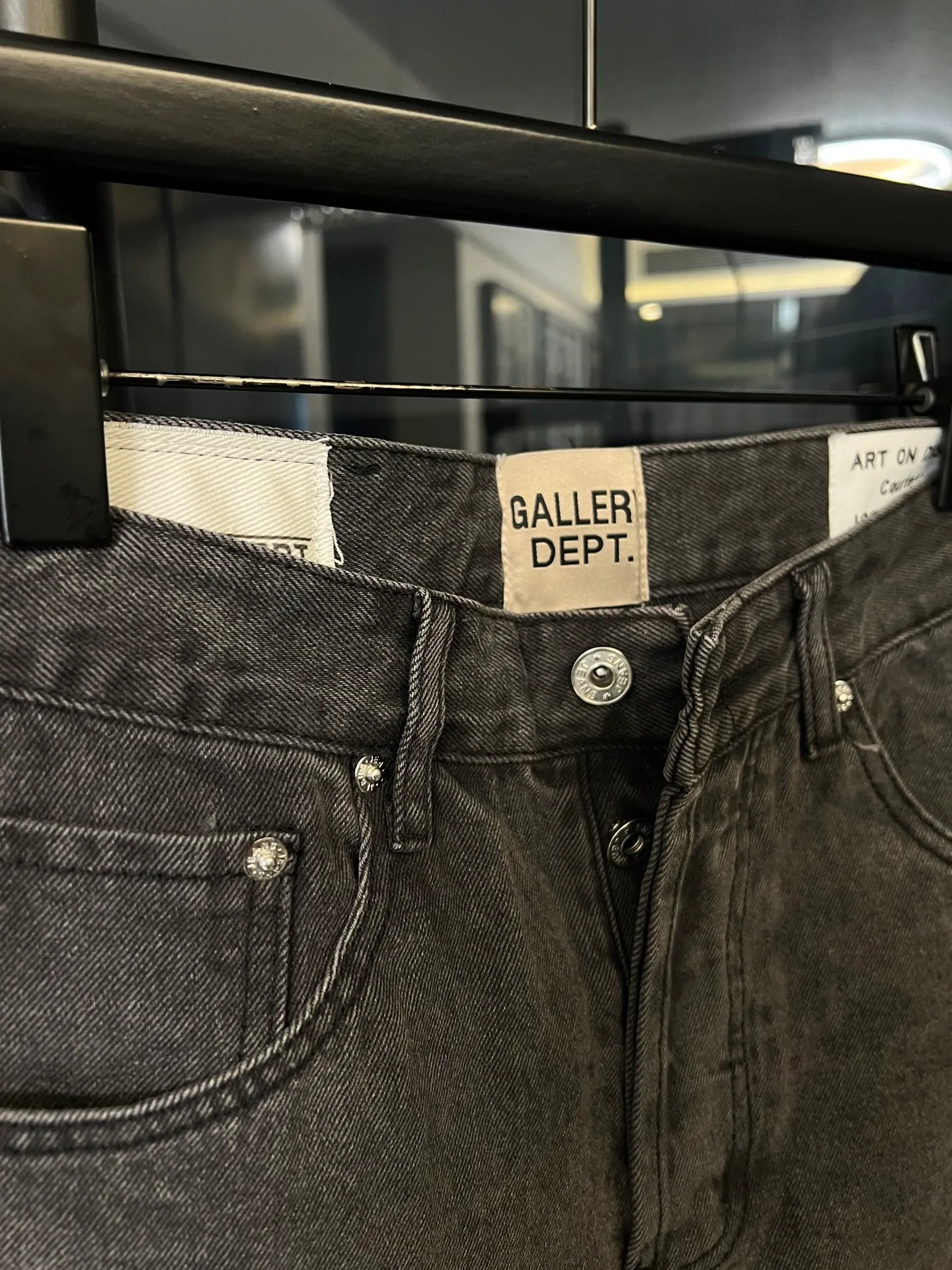 P260 [Next day] Chrome hearts/Chrome hearts GALLERY DEPT cross patch leather joint stitching jeans (black) Size: 28 30 32 34 (corresponding to s-xl) Detailed sizes can be found in the picture